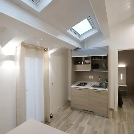 לינה וארוחת בוקר Orchidea צ'יביטאנובה מארקה